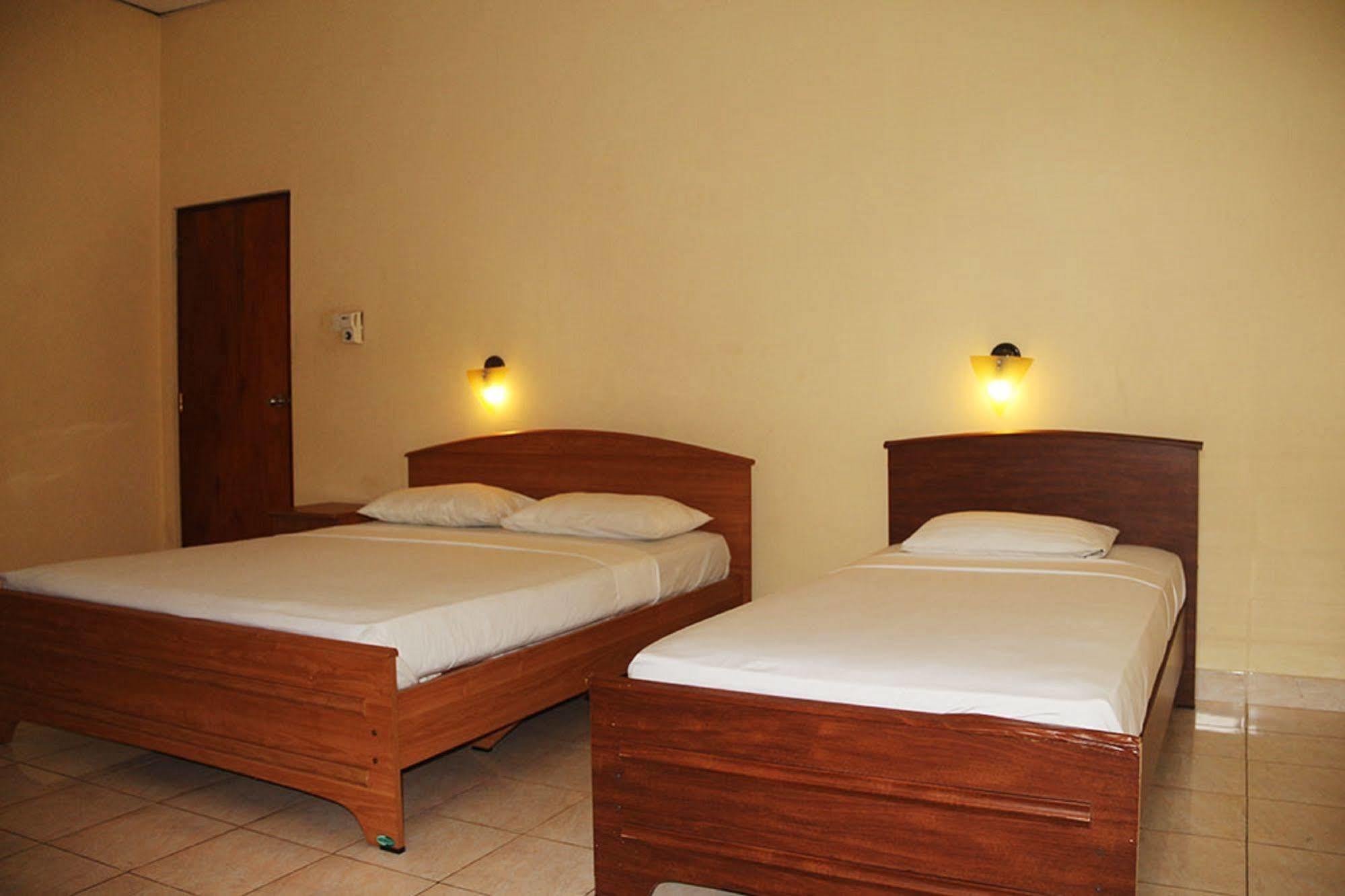 Hotel Red Rose Negombo Extérieur photo