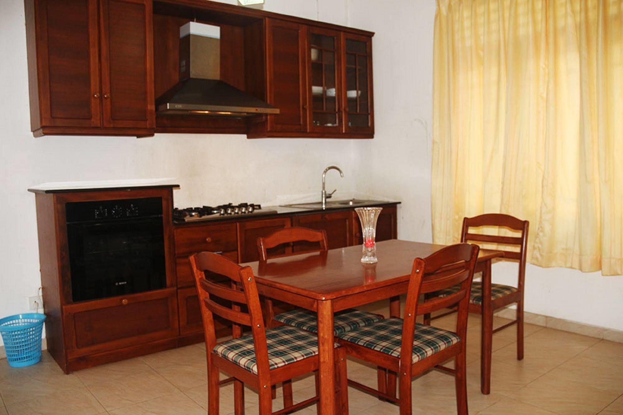 Hotel Red Rose Negombo Extérieur photo
