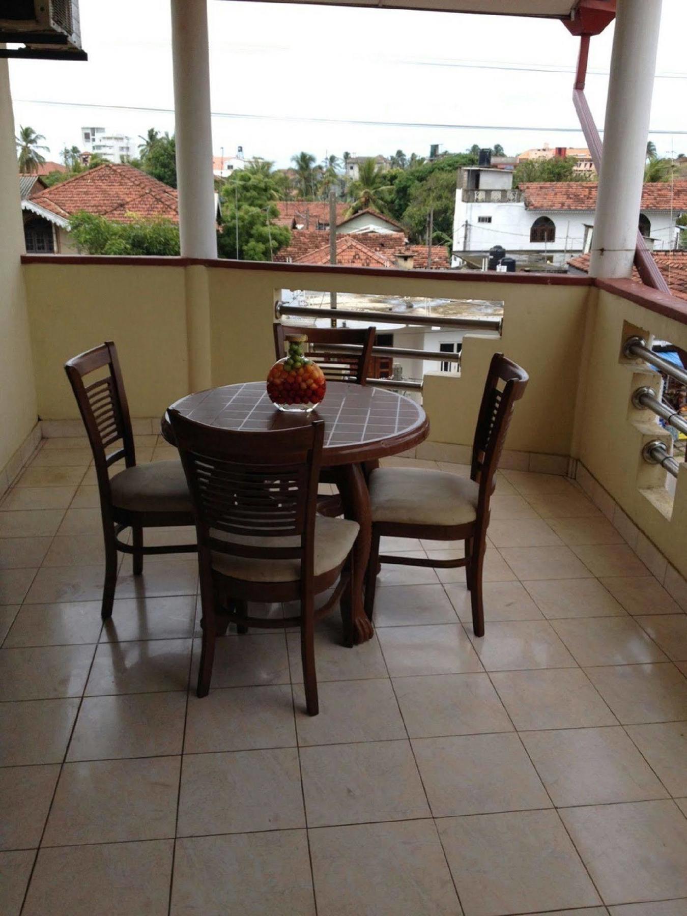 Hotel Red Rose Negombo Extérieur photo