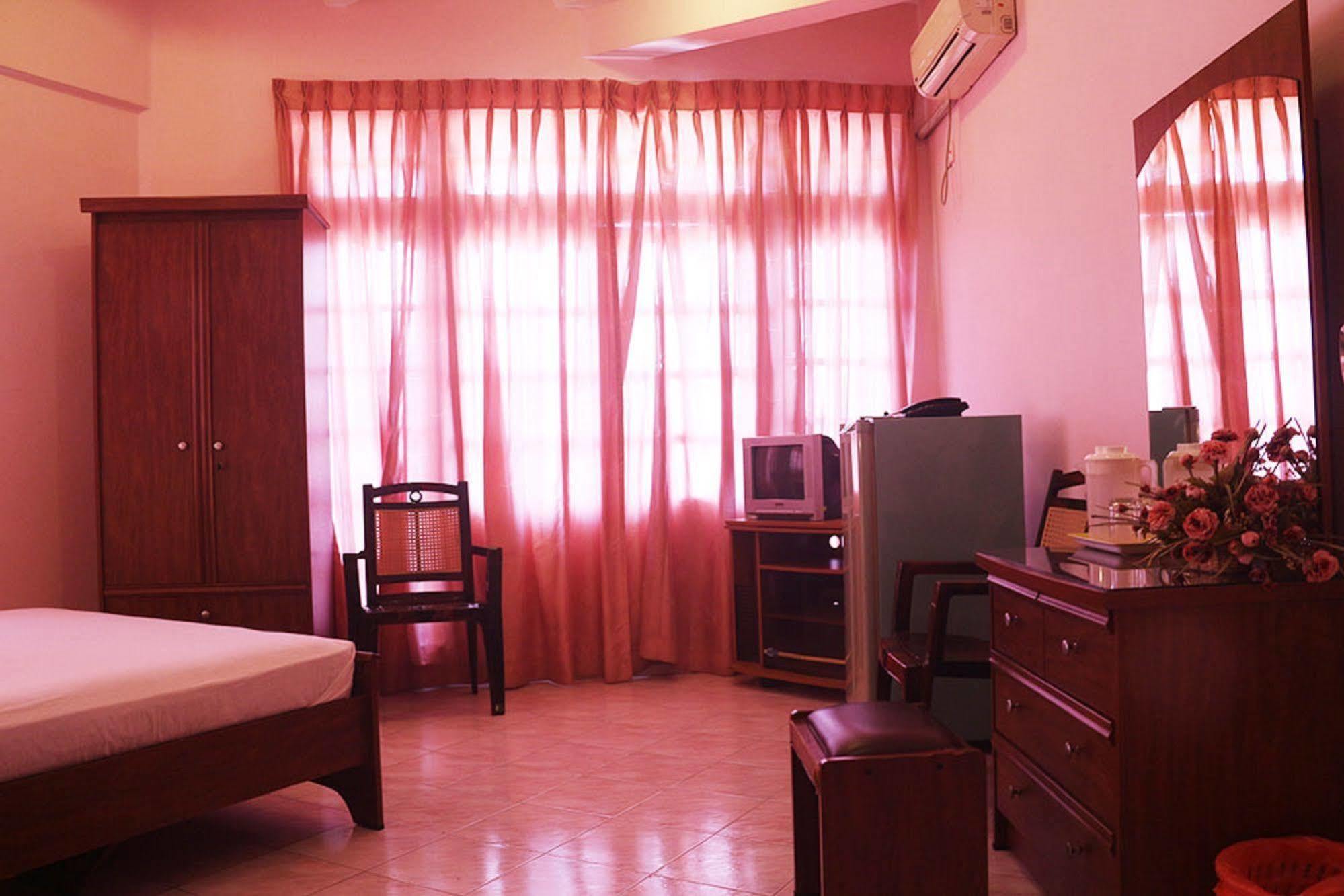 Hotel Red Rose Negombo Extérieur photo