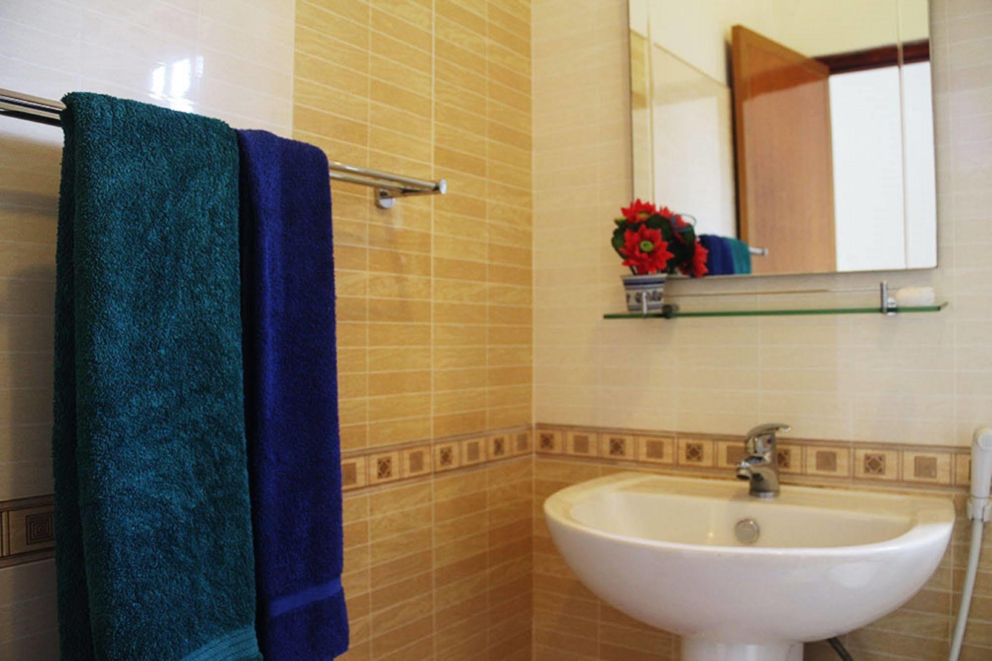Hotel Red Rose Negombo Extérieur photo