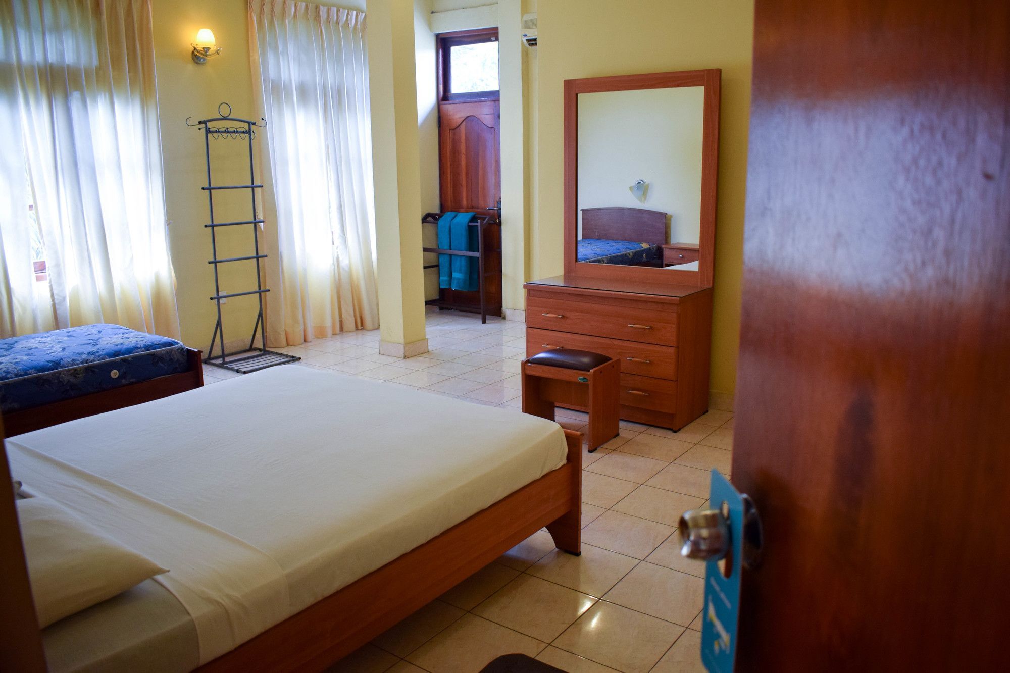 Hotel Red Rose Negombo Extérieur photo