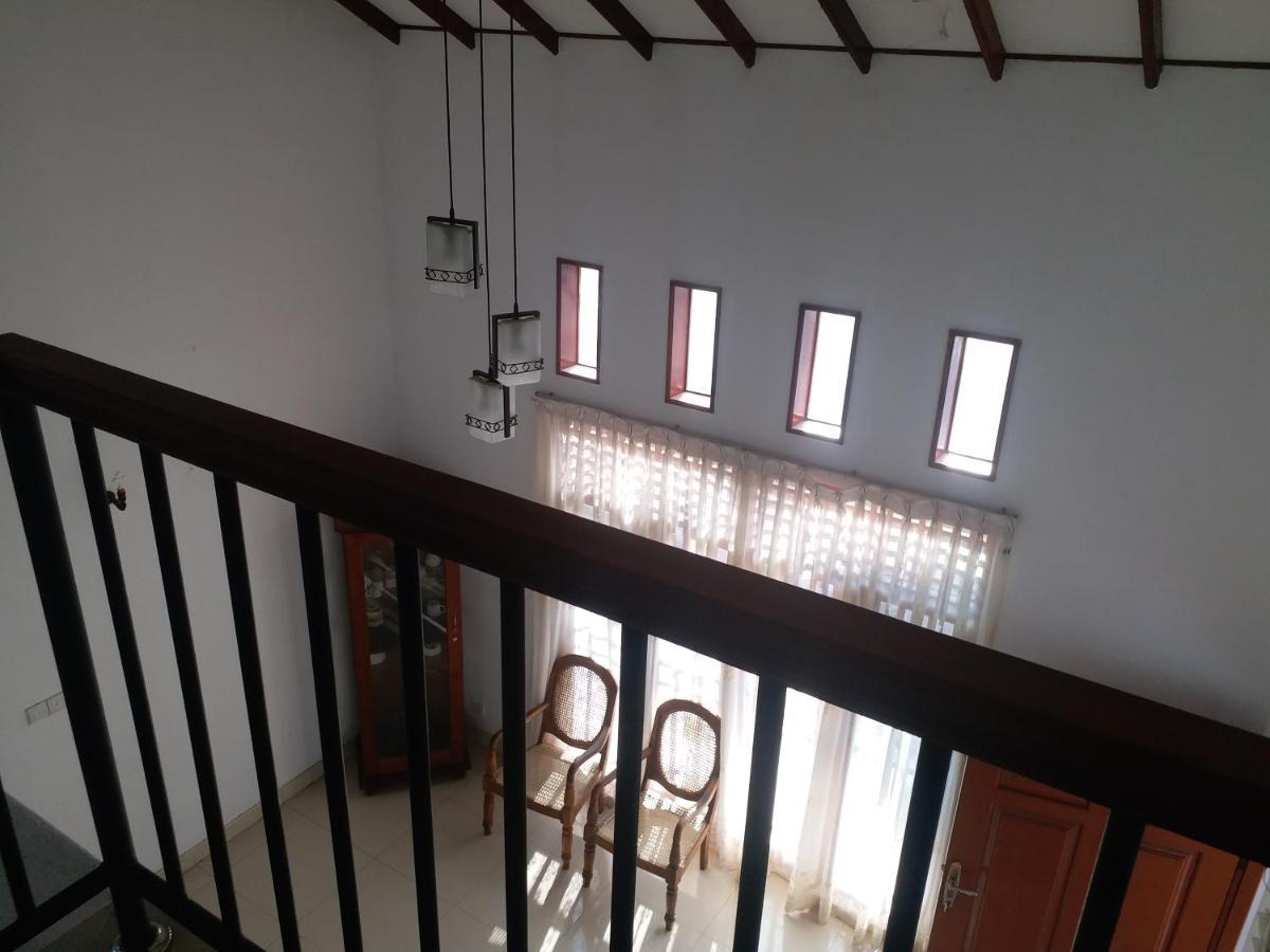 Hotel Red Rose Negombo Extérieur photo