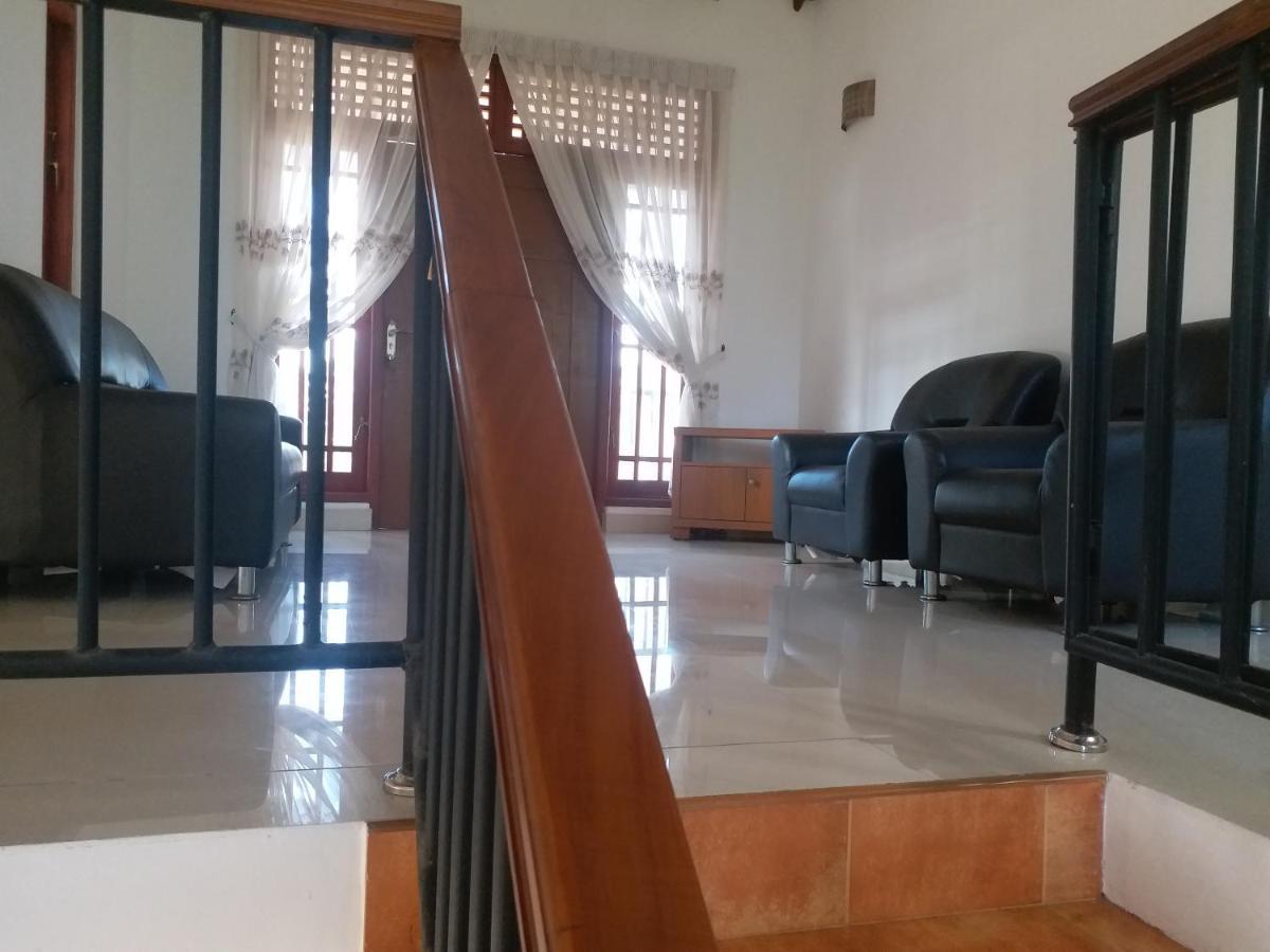 Hotel Red Rose Negombo Extérieur photo